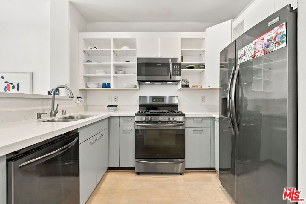 100 S Alameda Street 419, Los Angeles, CA 90012 — photo 2