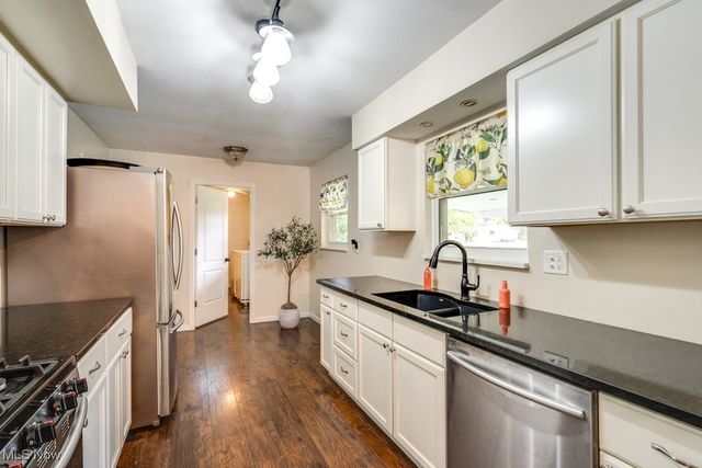 698 Ledge Road, Macedonia, OH 44056