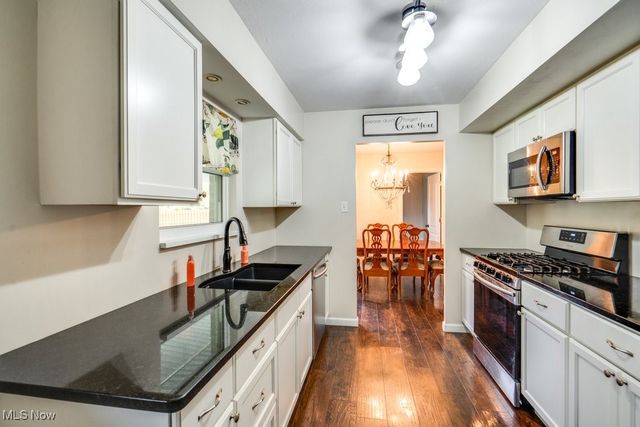 698 Ledge Road, Macedonia, OH 44056