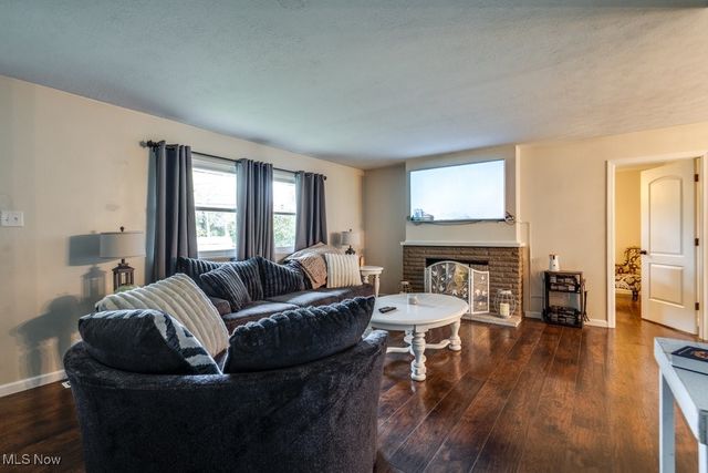 698 Ledge Road, Macedonia, OH 44056