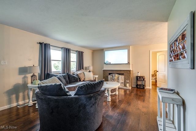 698 Ledge Road, Macedonia, OH 44056