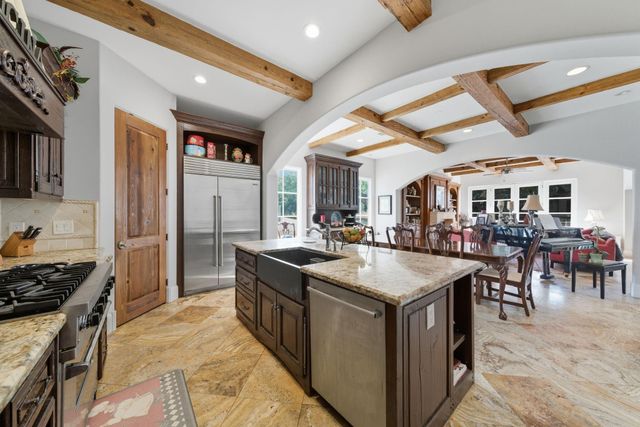 2370 Bolsover Street, Houston, TX 77005