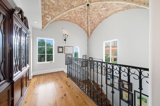 2370 Bolsover Street, Houston, TX 77005