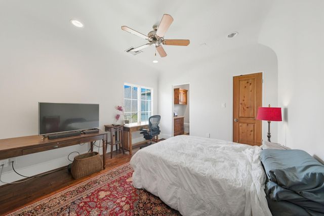 2370 Bolsover Street, Houston, TX 77005