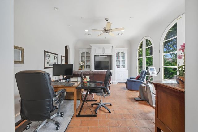 2370 Bolsover Street, Houston, TX 77005