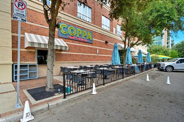 2370 Bolsover Street, Houston, TX 77005