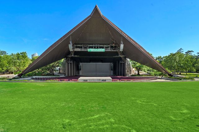 2370 Bolsover Street, Houston, TX 77005