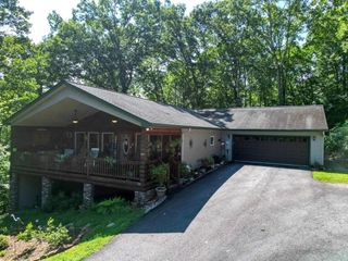 1181 Sunnyside Road, Hiawassee, GA 30512