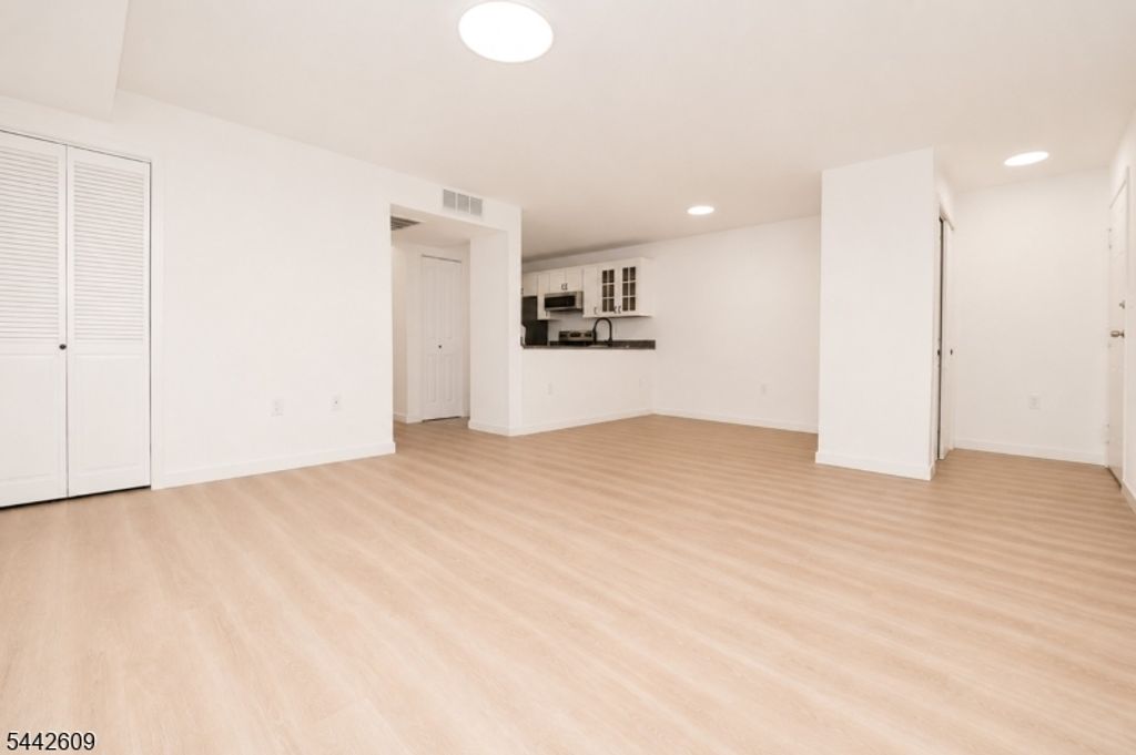 771 Summer Ave Unit 1A 1A, Newark City, NJ 07104 — photo 5