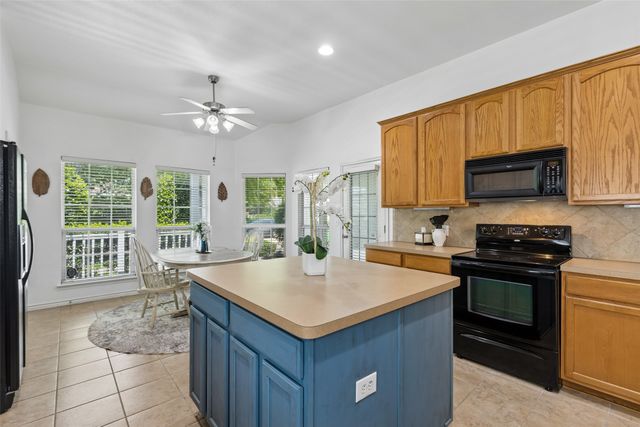 1104 Bell Manor Drive, Savannah, TX 76227