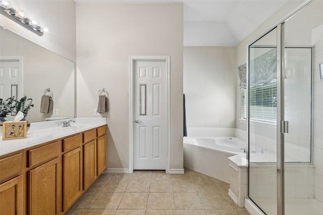 1104 Bell Manor Drive, Savannah, TX 76227