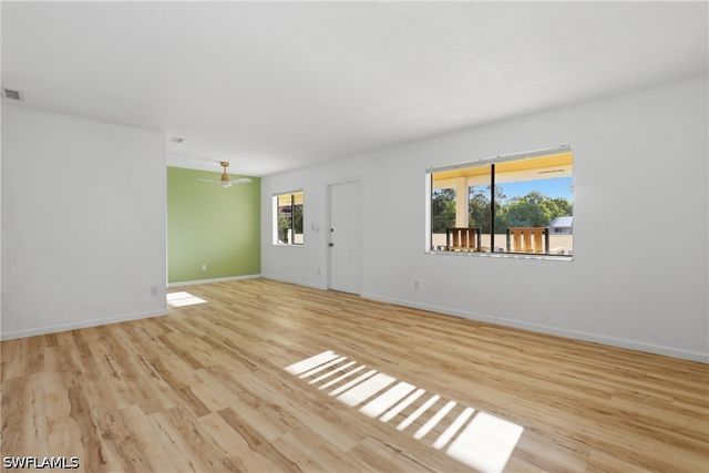 4607 Bayshore DR K5, Naples, FL 34112