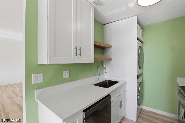 4607 Bayshore DR K5, Naples, FL 34112