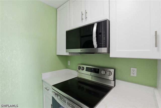 4607 Bayshore DR K5, Naples, FL 34112