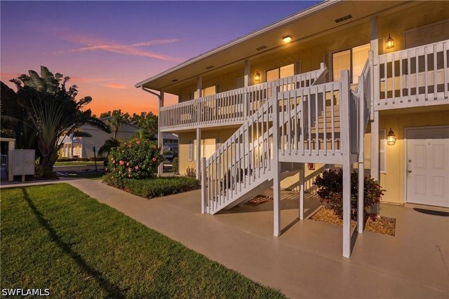 4607 Bayshore DR K5, Naples, FL 34112