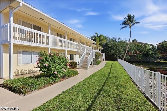 4607 Bayshore DR K5, Naples, FL 34112