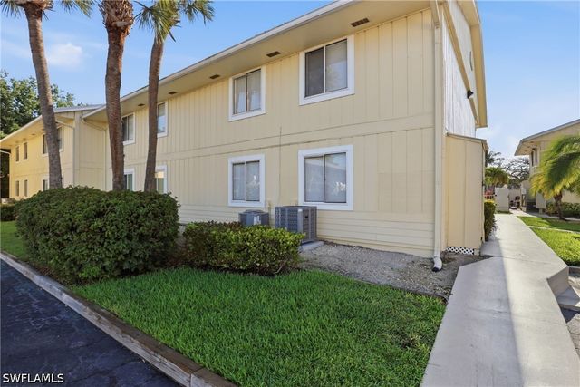 4607 Bayshore DR K5, Naples, FL 34112