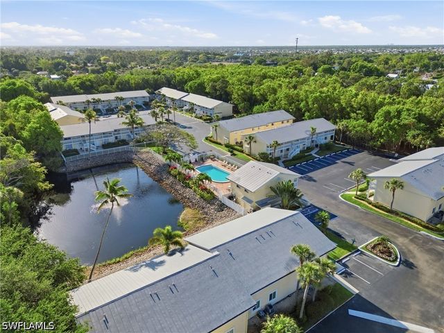 4607 Bayshore DR K5, Naples, FL 34112