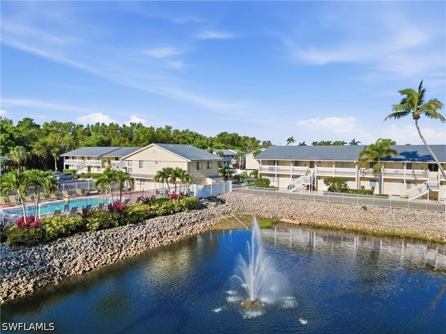 4607 Bayshore DR K5, Naples, FL 34112