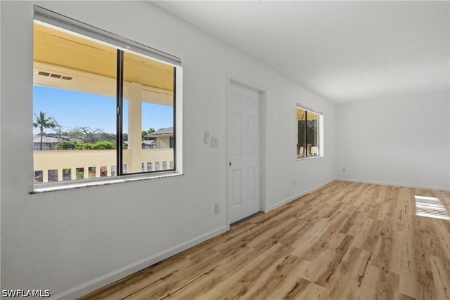 4607 Bayshore DR K5, Naples, FL 34112