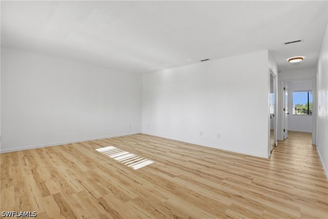 4607 Bayshore DR K5, Naples, FL 34112