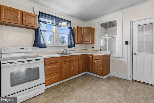 210 N PENNSYLVANIA AVE, Centre Hall, PA 16828