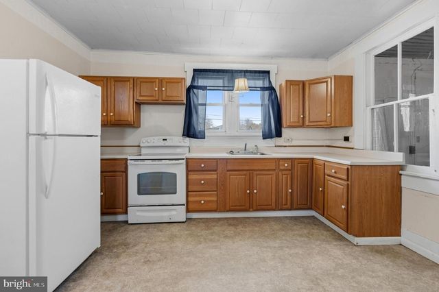 210 N PENNSYLVANIA AVE, Centre Hall, PA 16828