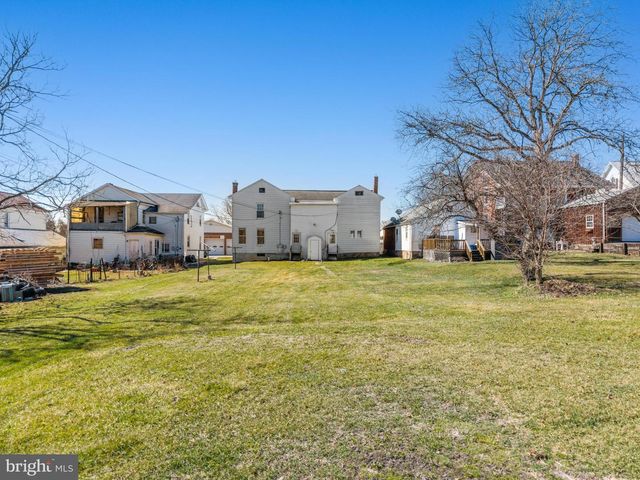 210 N PENNSYLVANIA AVE, Centre Hall, PA 16828