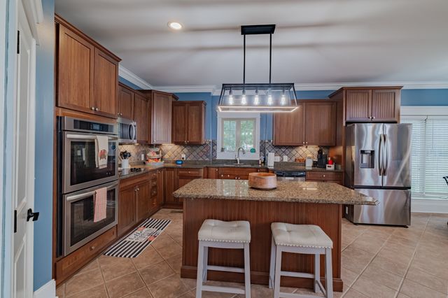 356 Ridgecrest Dr, Winchester, TN 37398