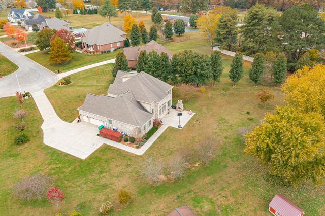 356 Ridgecrest Dr, Winchester, TN 37398