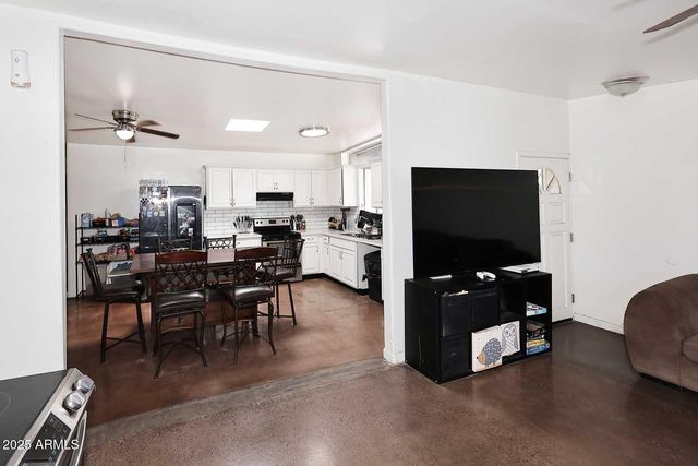 3718 W PUGET Avenue, Phoenix, AZ 85051