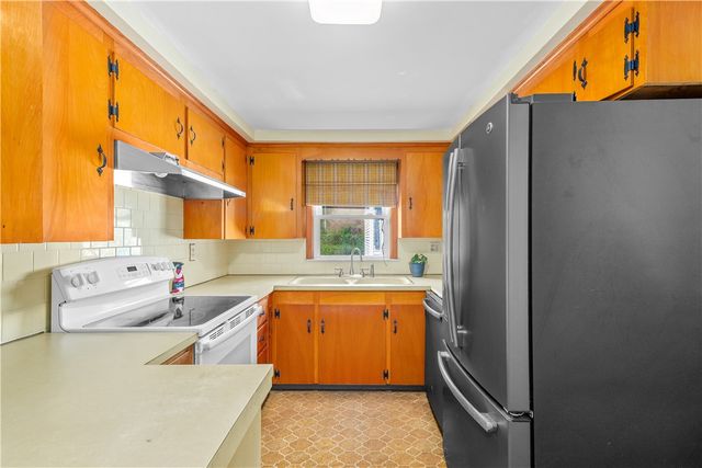 54 Burnett Street, Johnston, RI 02919