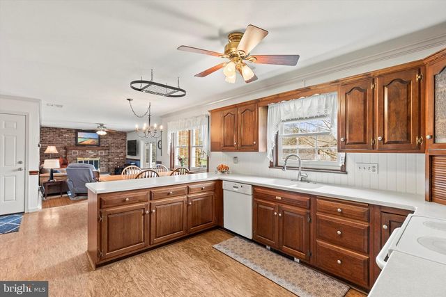 406 WETHERBURN DR, Lancaster, PA 17601