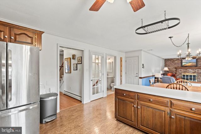 406 WETHERBURN DR, Lancaster, PA 17601