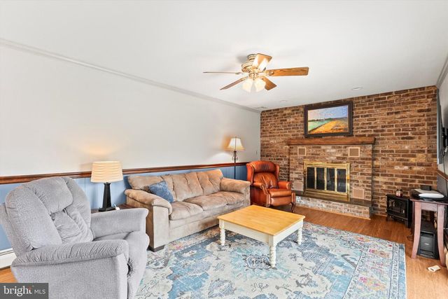 406 WETHERBURN DR, Lancaster, PA 17601