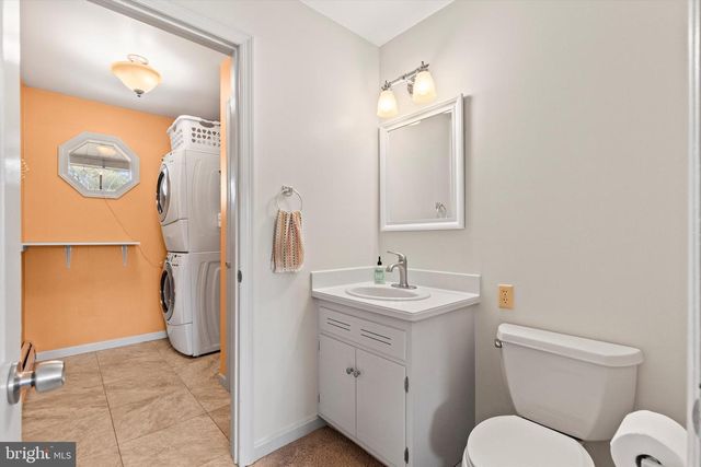 406 WETHERBURN DR, Lancaster, PA 17601