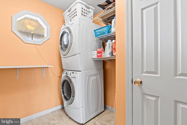 406 WETHERBURN DR, Lancaster, PA 17601