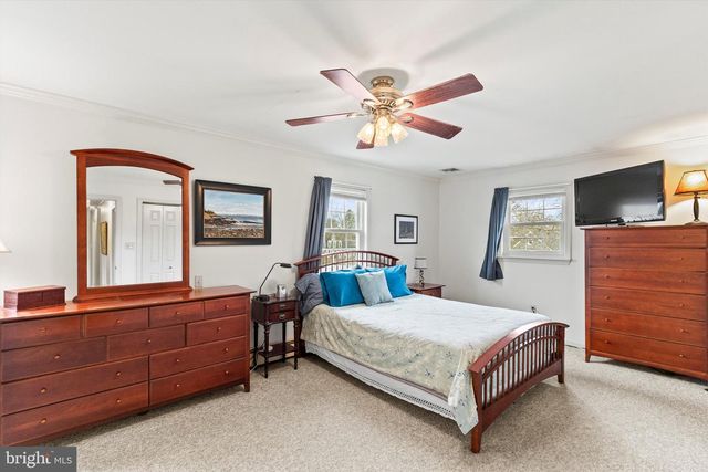 406 WETHERBURN DR, Lancaster, PA 17601