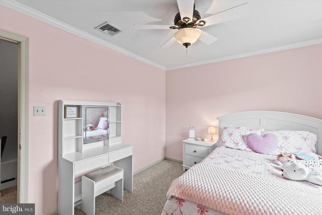 406 WETHERBURN DR, Lancaster, PA 17601