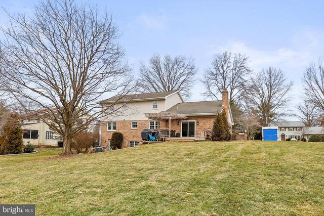 406 WETHERBURN DR, Lancaster, PA 17601