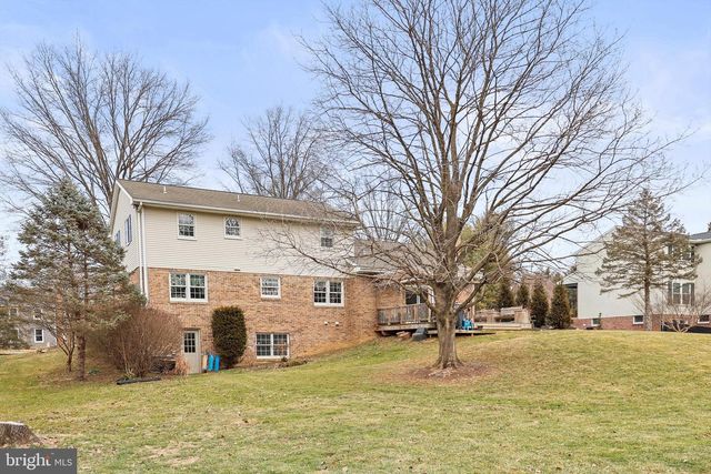 406 WETHERBURN DR, Lancaster, PA 17601