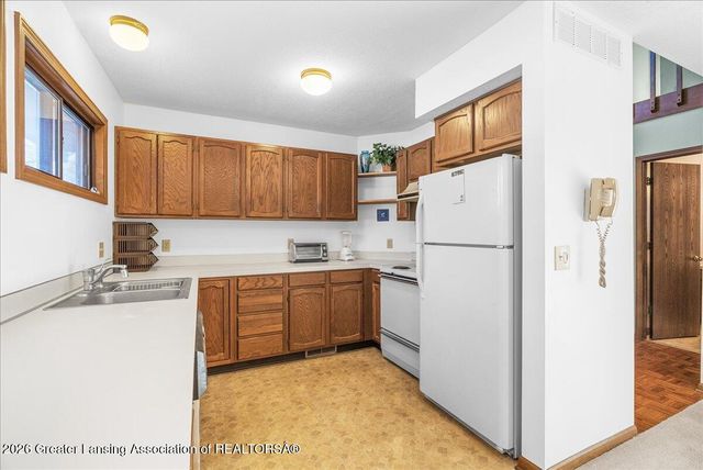 5469 Wild Oak Drive, East Lansing, MI 48823