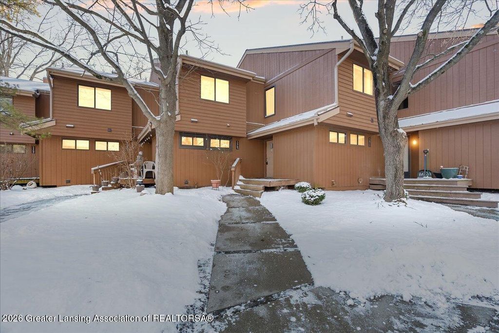 5469 Wild Oak Drive, East Lansing, MI 48823