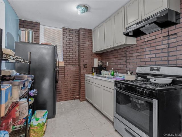 10601 Liverpool Street, Jamaica South, NY 11435