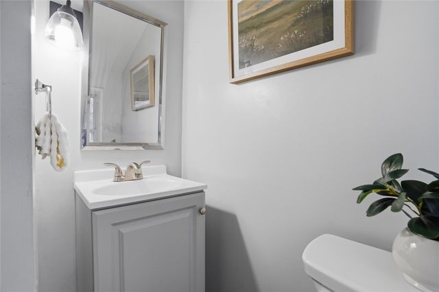 748 Macbeth Dr, Penn Hills, PA 15235