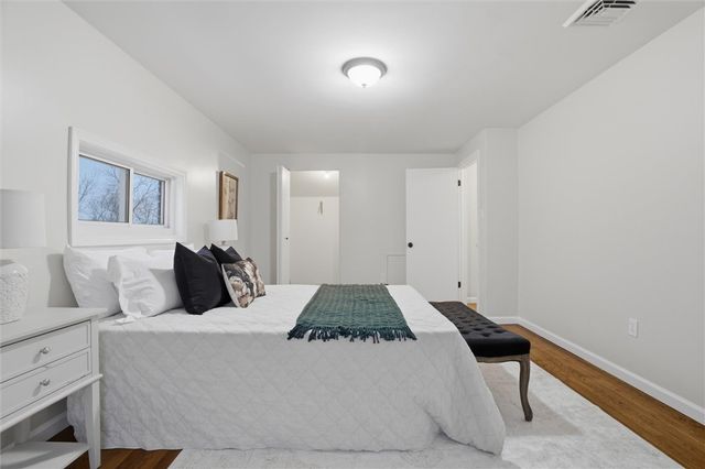 748 Macbeth Dr, Penn Hills, PA 15235