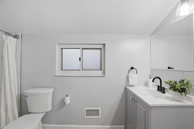 748 Macbeth Dr, Penn Hills, PA 15235