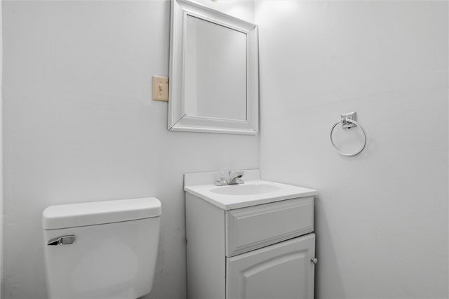 748 Macbeth Dr, Penn Hills, PA 15235