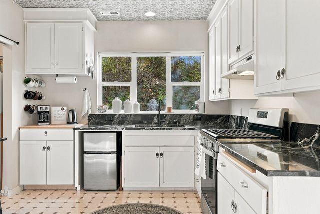 1306 S Center Dr, Spokane Valley, WA 99212