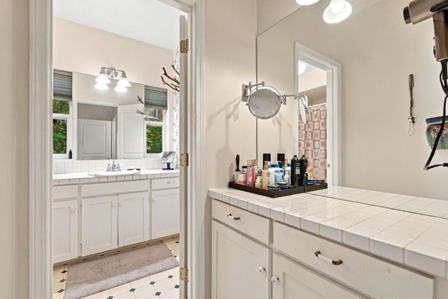 1306 S Center Dr, Spokane Valley, WA 99212